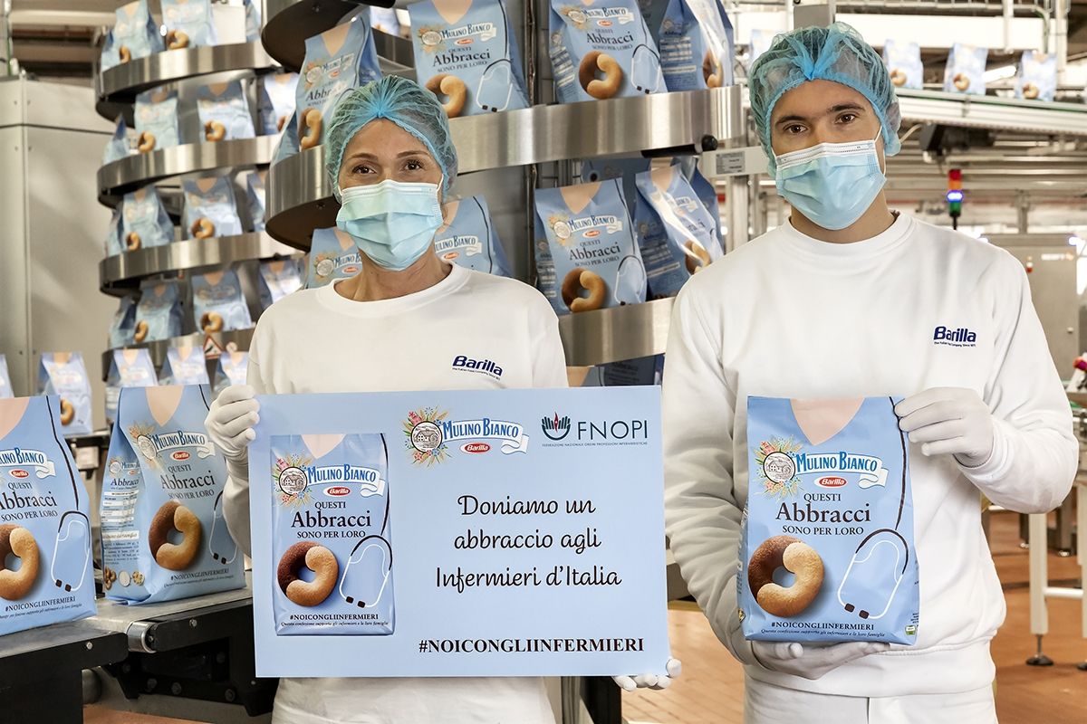 operatori Barilla a sostegno della campagna #NOICONGLINFERMIERI