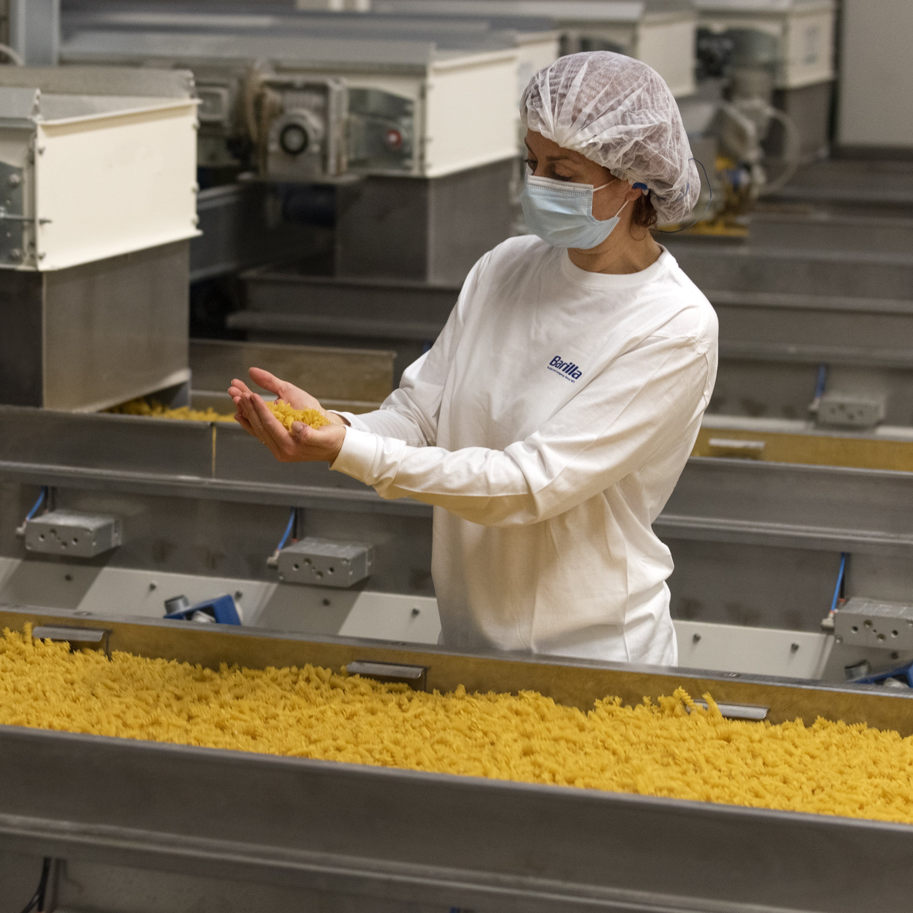 produzione di fusilli in uno stabilimento Barilla